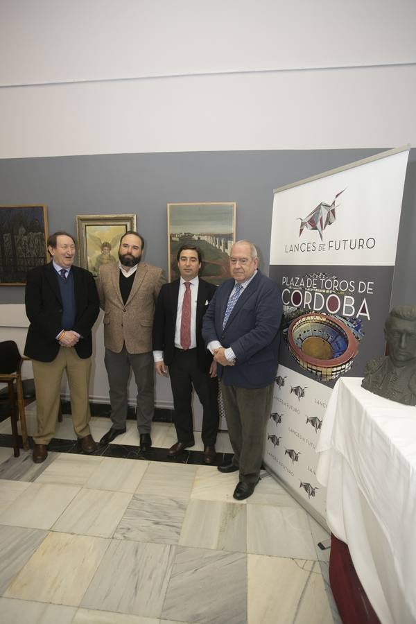 La presentación del libro de Manolete de Carlos Abella en Córdoba, en imágenes