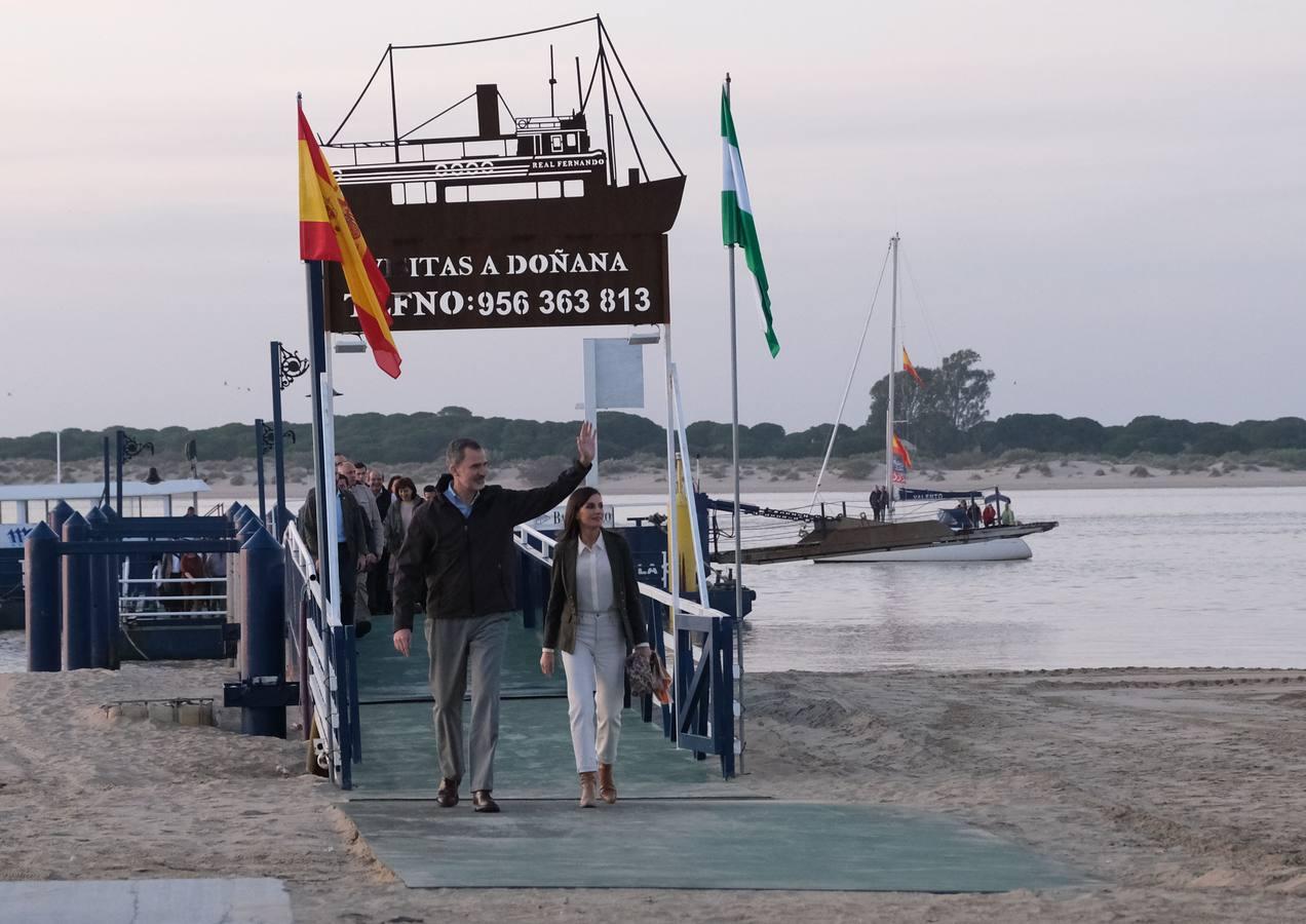 Los Reyes son aclamados en su visita a Sanlúcar de Barrameda