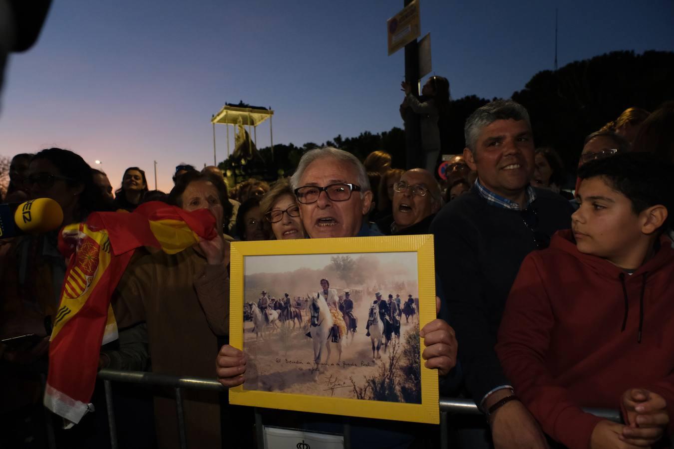 Los Reyes son aclamados en su visita a Sanlúcar de Barrameda