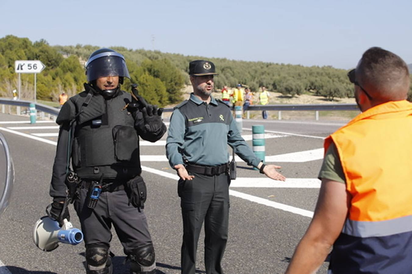 La marcha de agricultores y ganaderos en Lucena, en imágenes (II)