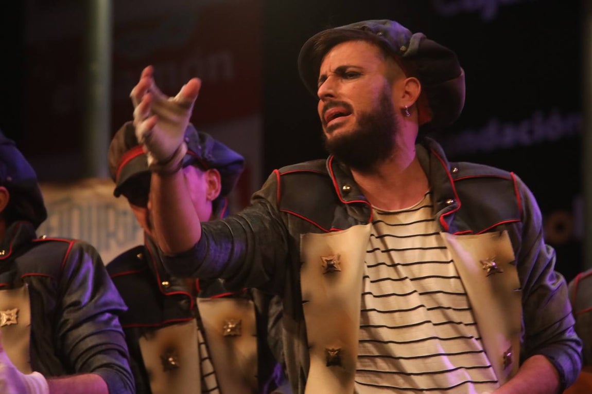 FOTOS: Comparsa Los Pacientes en el COAC 2020