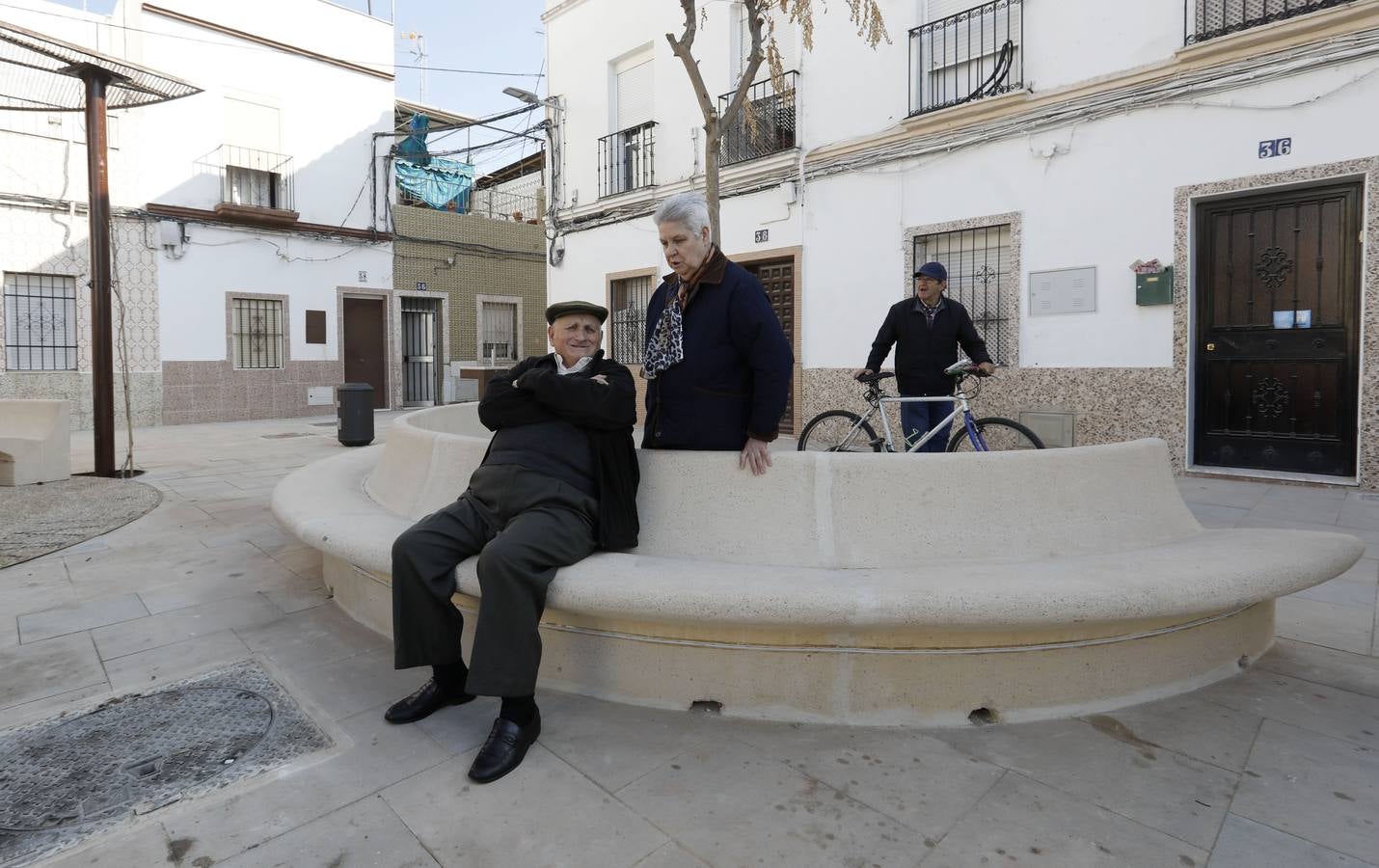 La inaguración de la nueva plaza de Valdeolleros, en imágenes