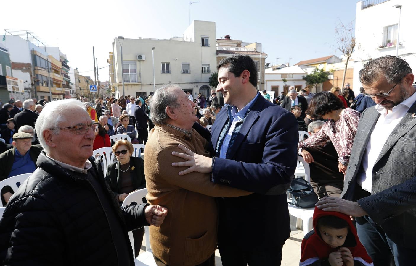 La inaguración de la nueva plaza de Valdeolleros, en imágenes