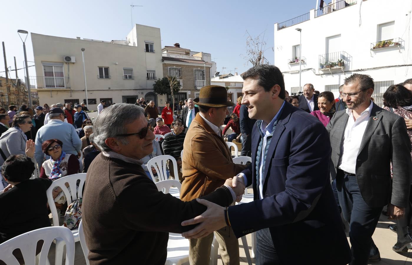 La inaguración de la nueva plaza de Valdeolleros, en imágenes