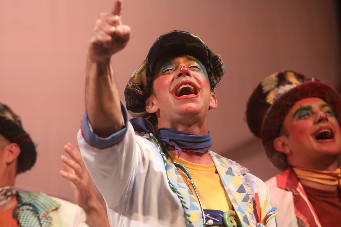 FOTOS: Comparsa Los tocaos del ala en el COAC 2020