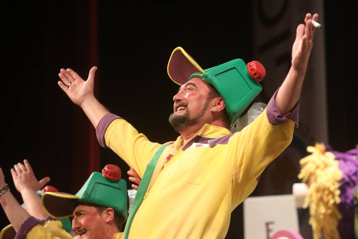 FOTOS: Chirigota Los Niños de la Petróleo en el COAC 2020