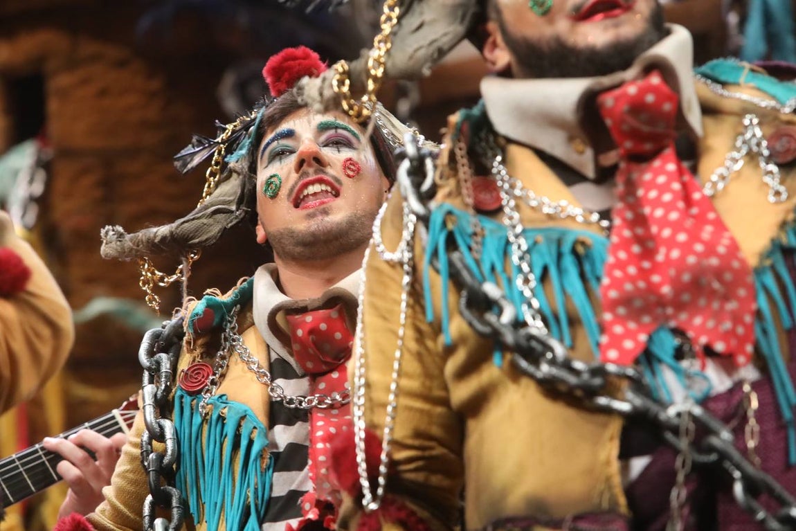 FOTOS: Comparsa Los Encaidenaos en el COAC 2020