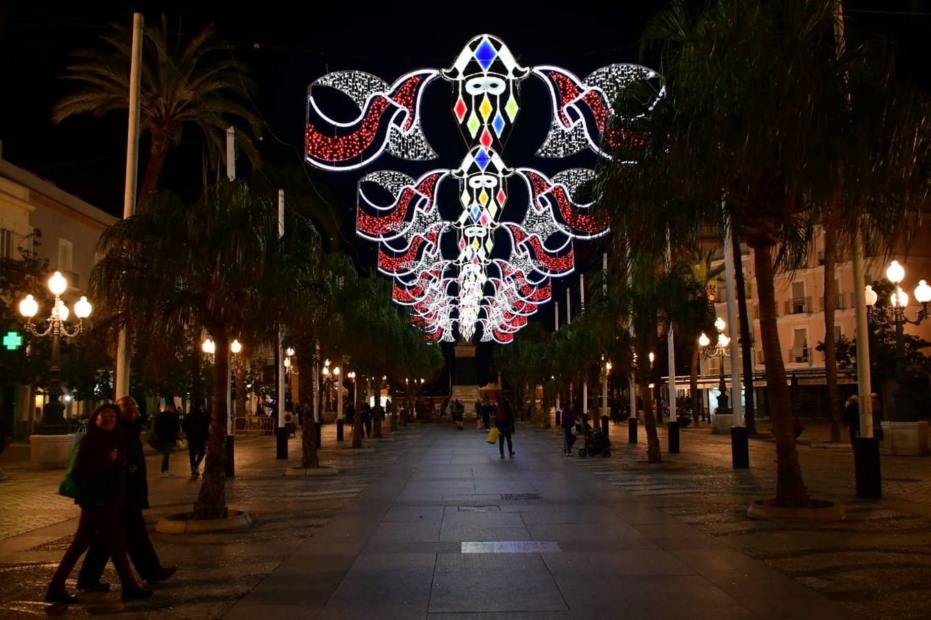 FOTOS: Cádiz estrena iluminación de Carnaval