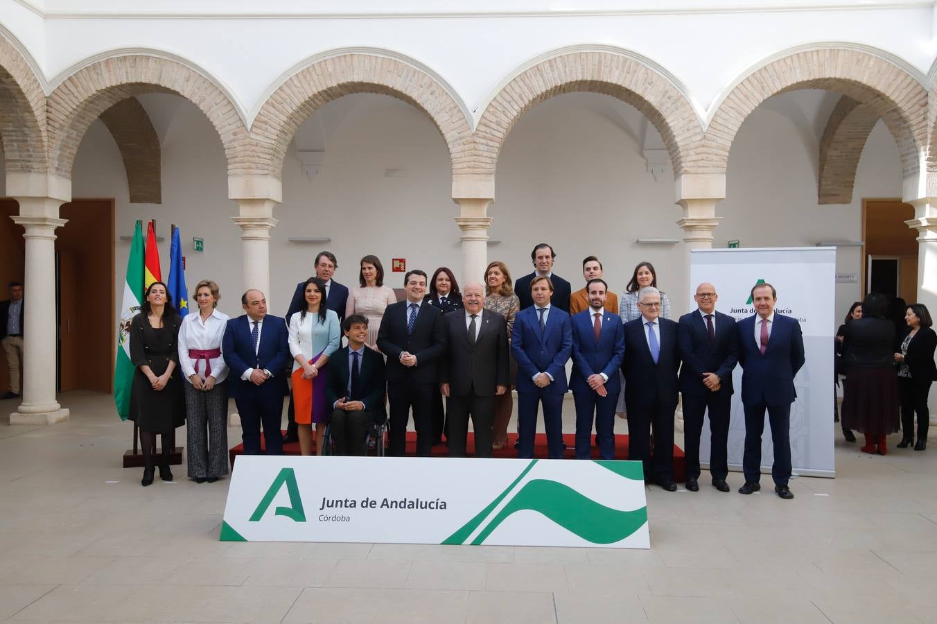 El acto de entrega de banderas de Andalucía en Córdoba, en imágenes