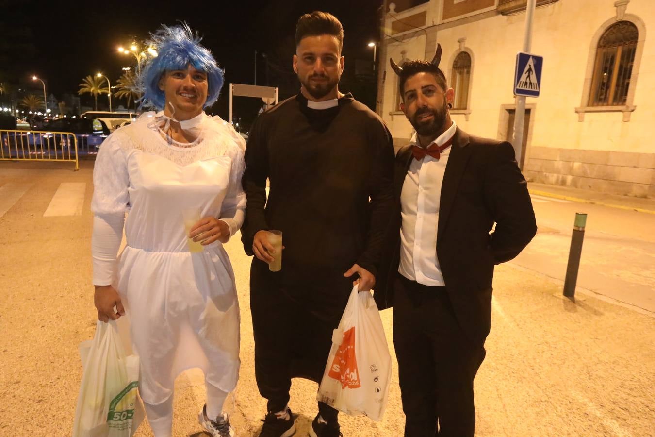 FOTOS: Ambiente el primer sábado de Carnaval en Cádiz