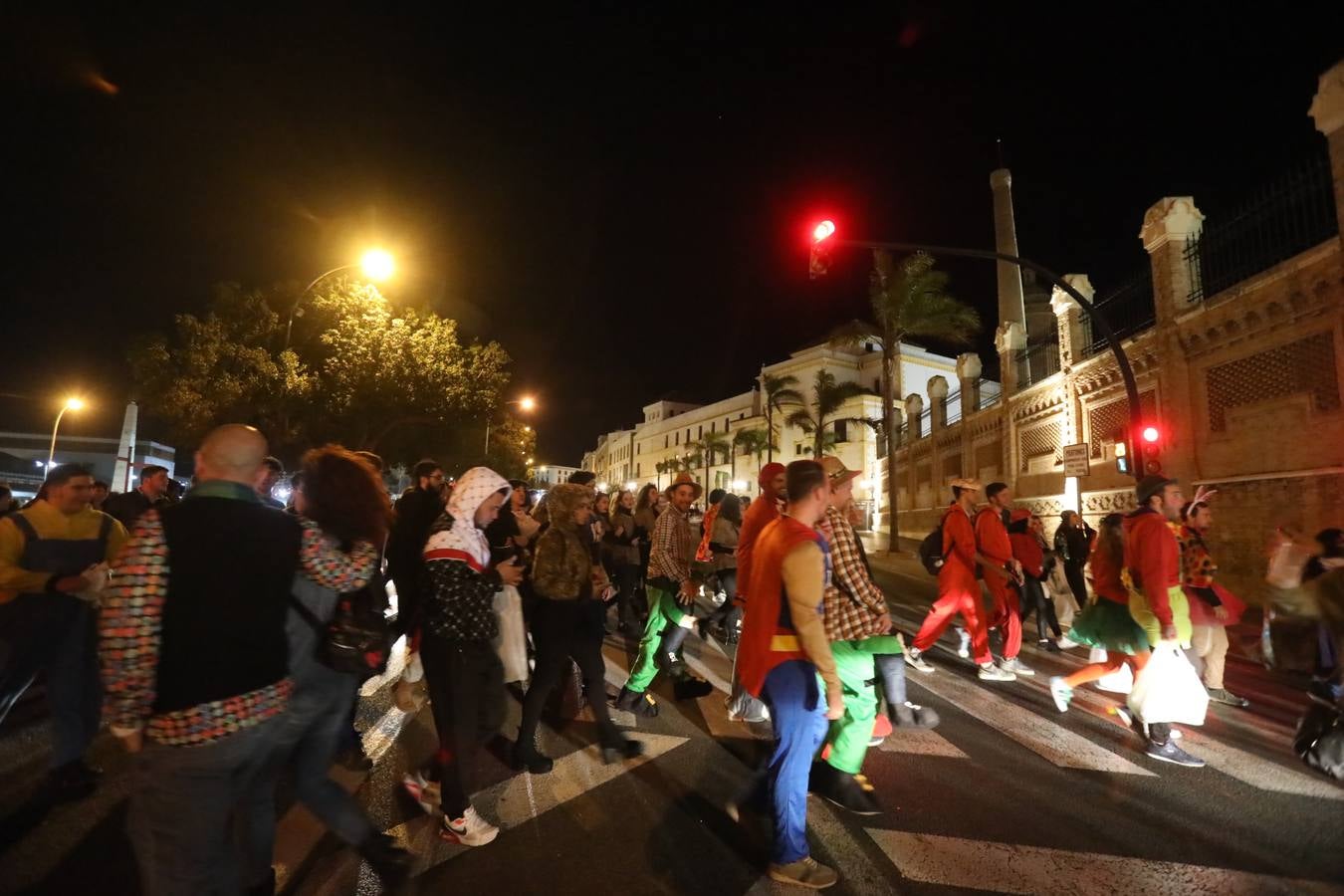 FOTOS: Ambiente el primer sábado de Carnaval en Cádiz