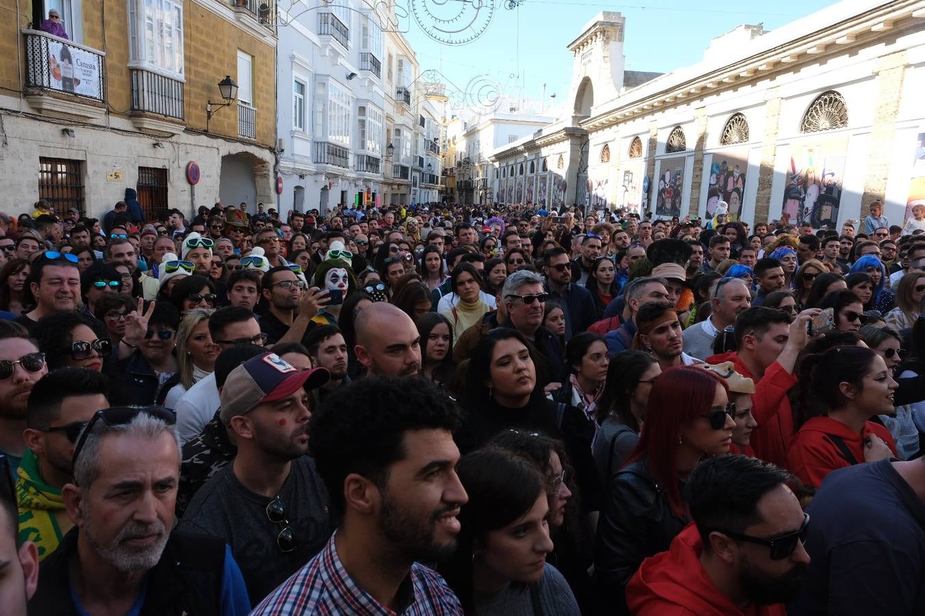 FOTOS: Gran ambiente en la Batalla de coplas del Carnaval de Cádiz 2020