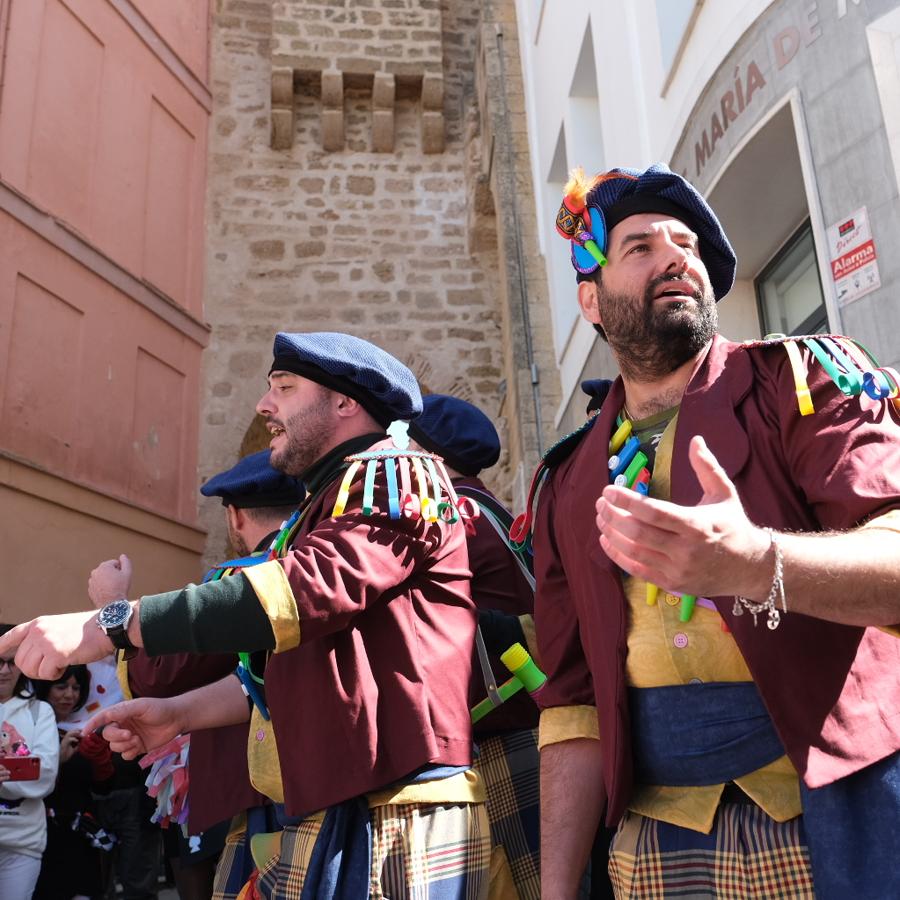 FOTOS: Gran ambiente en la Batalla de coplas del Carnaval de Cádiz 2020