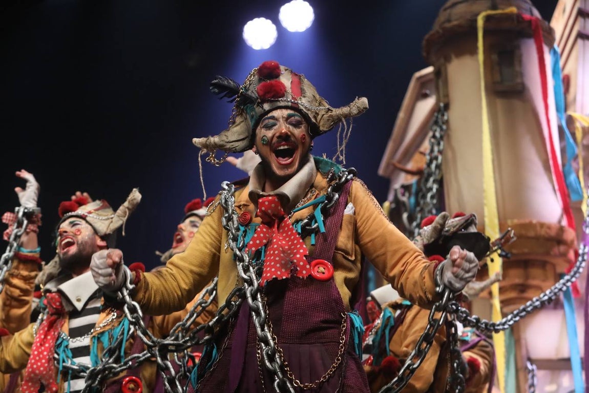 FOTOS: Comparsa Los Encaidenaos en el COAC 2020