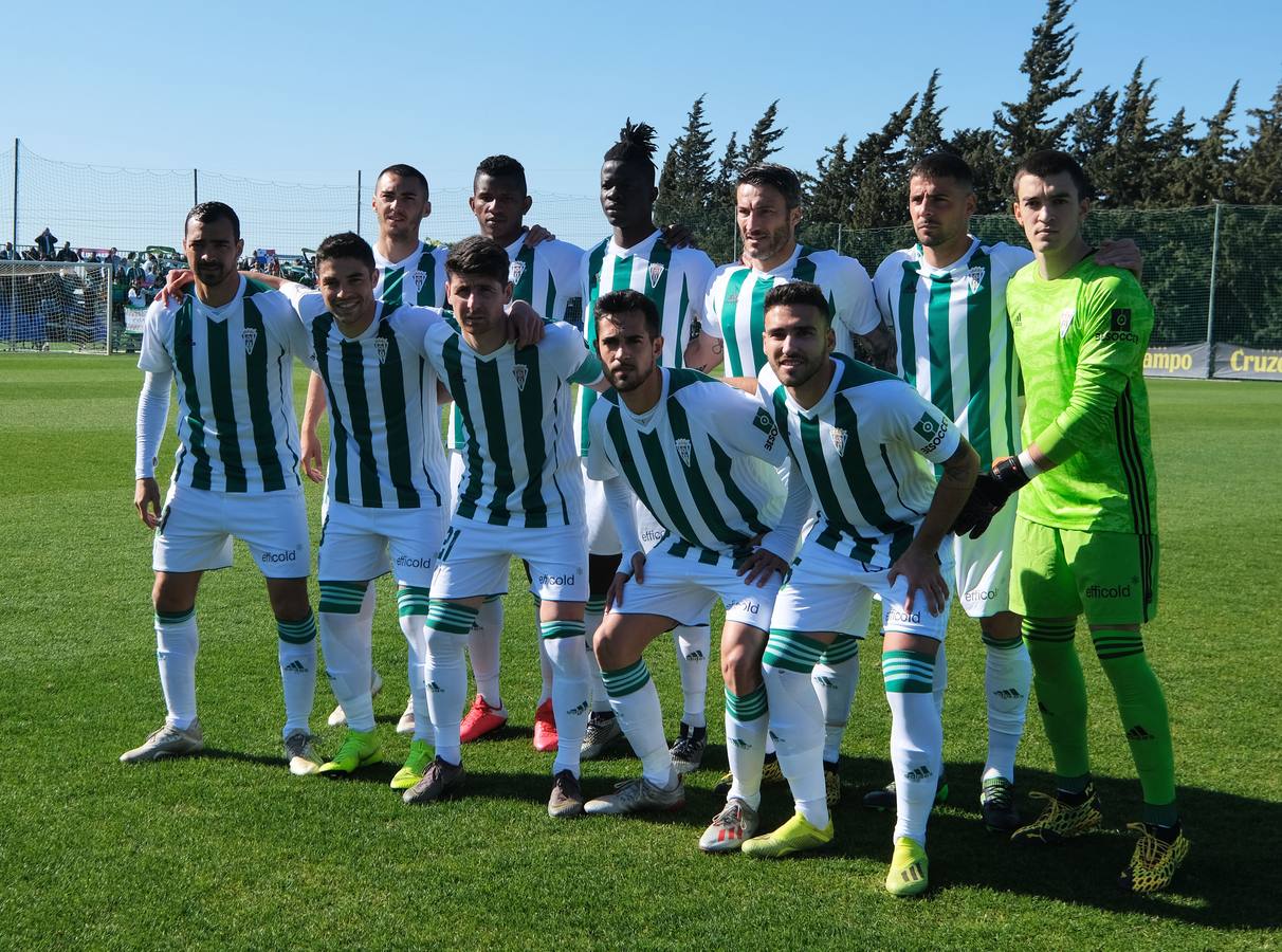 El Cádiz B-Córdoba CF y la afición blanquiverde, en imágenes