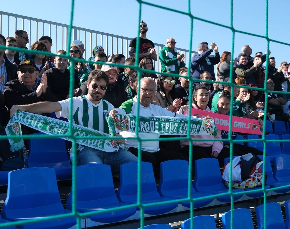 El Cádiz B-Córdoba CF y la afición blanquiverde, en imágenes