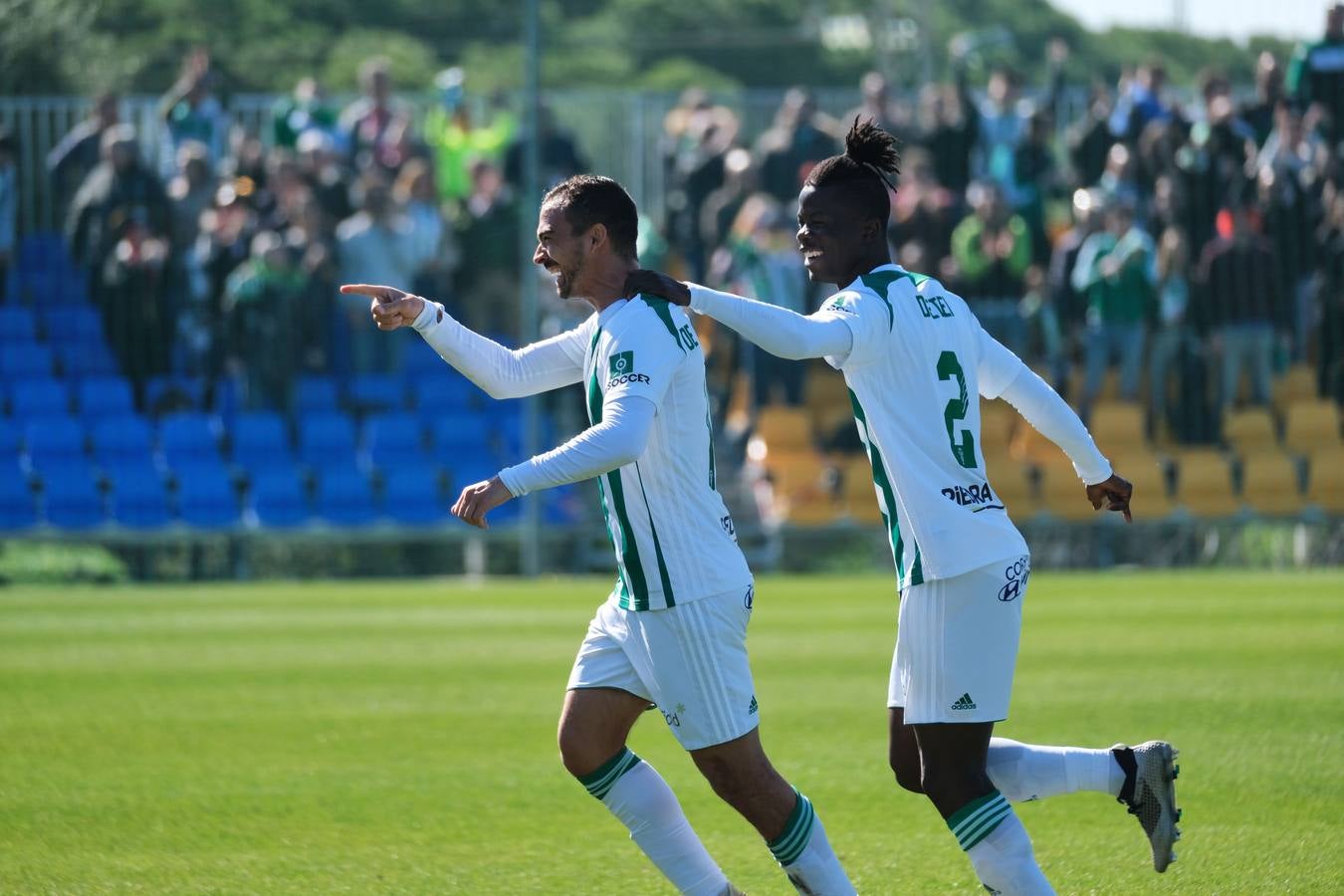 El Cádiz B-Córdoba CF y la afición blanquiverde, en imágenes