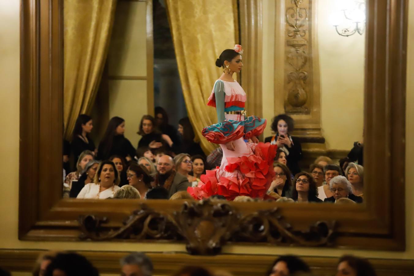 El desfile flamenco de Sara de Benítez en el Círculo de la Amistad, en imágenes