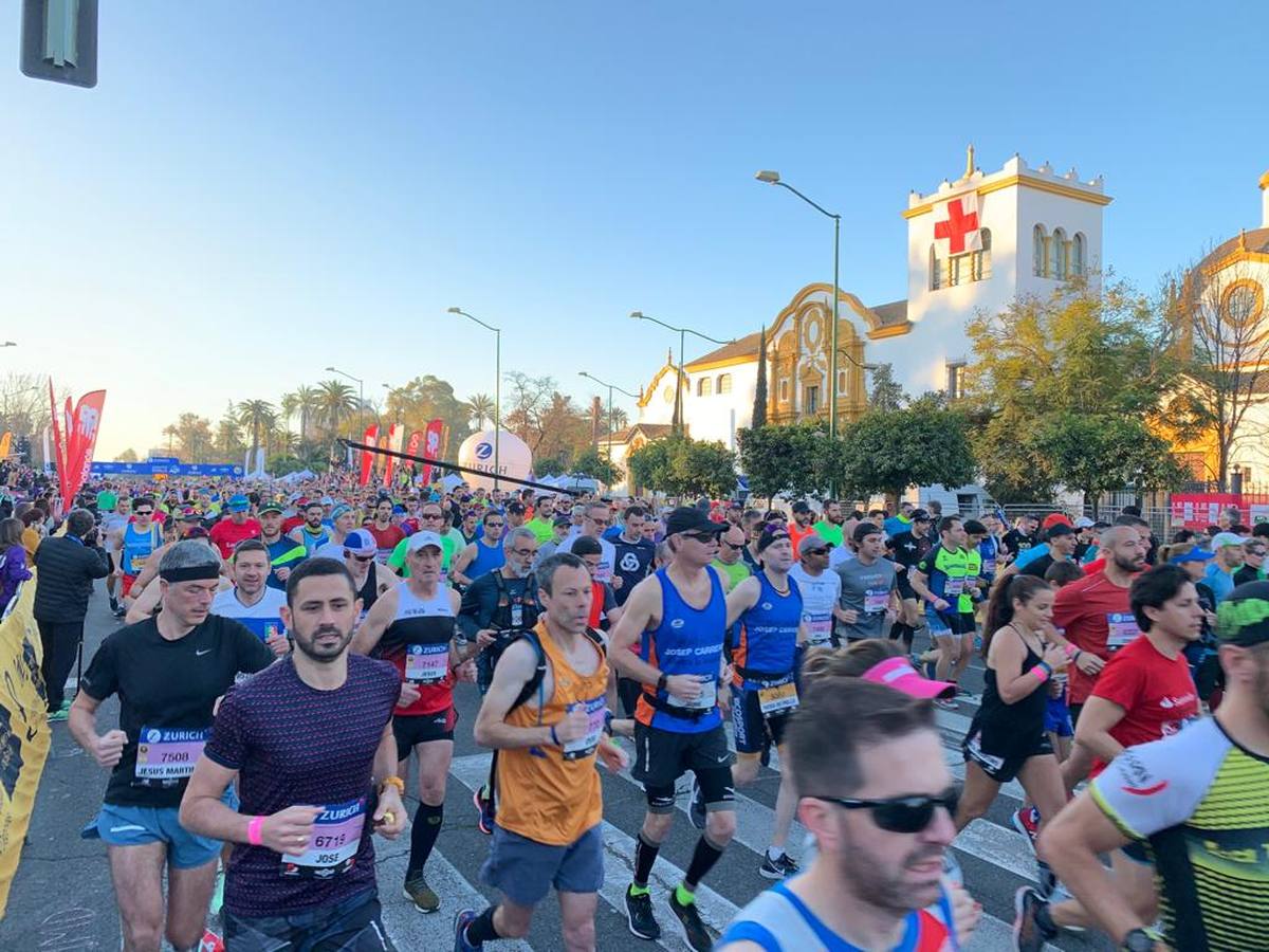 Gran ambiente en la salida del Zurich Maratón Sevilla 2020