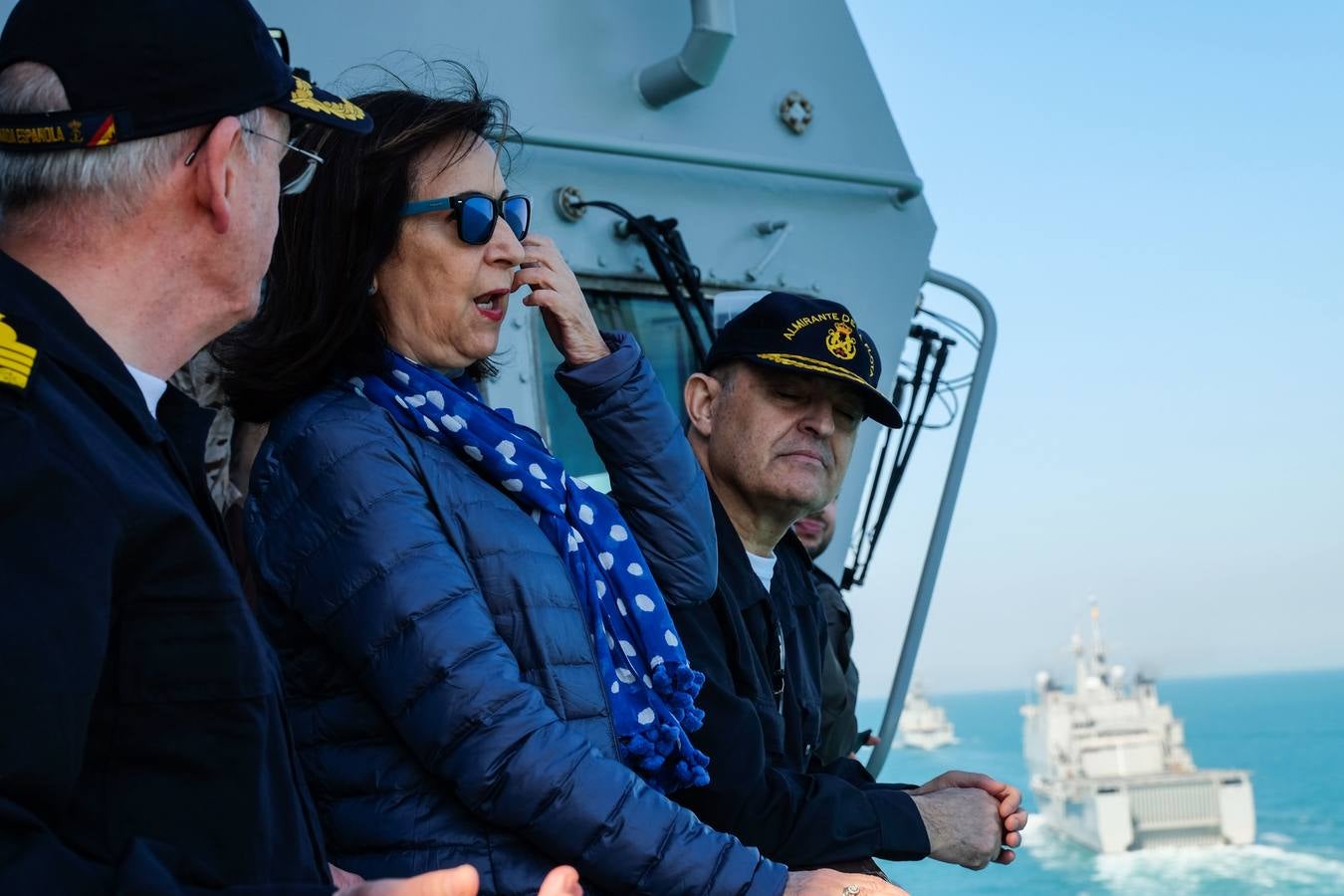 FOTOS: La ministra de Defensa participa en las maniobras Gruflex-20 en la Bahía de Cádiz