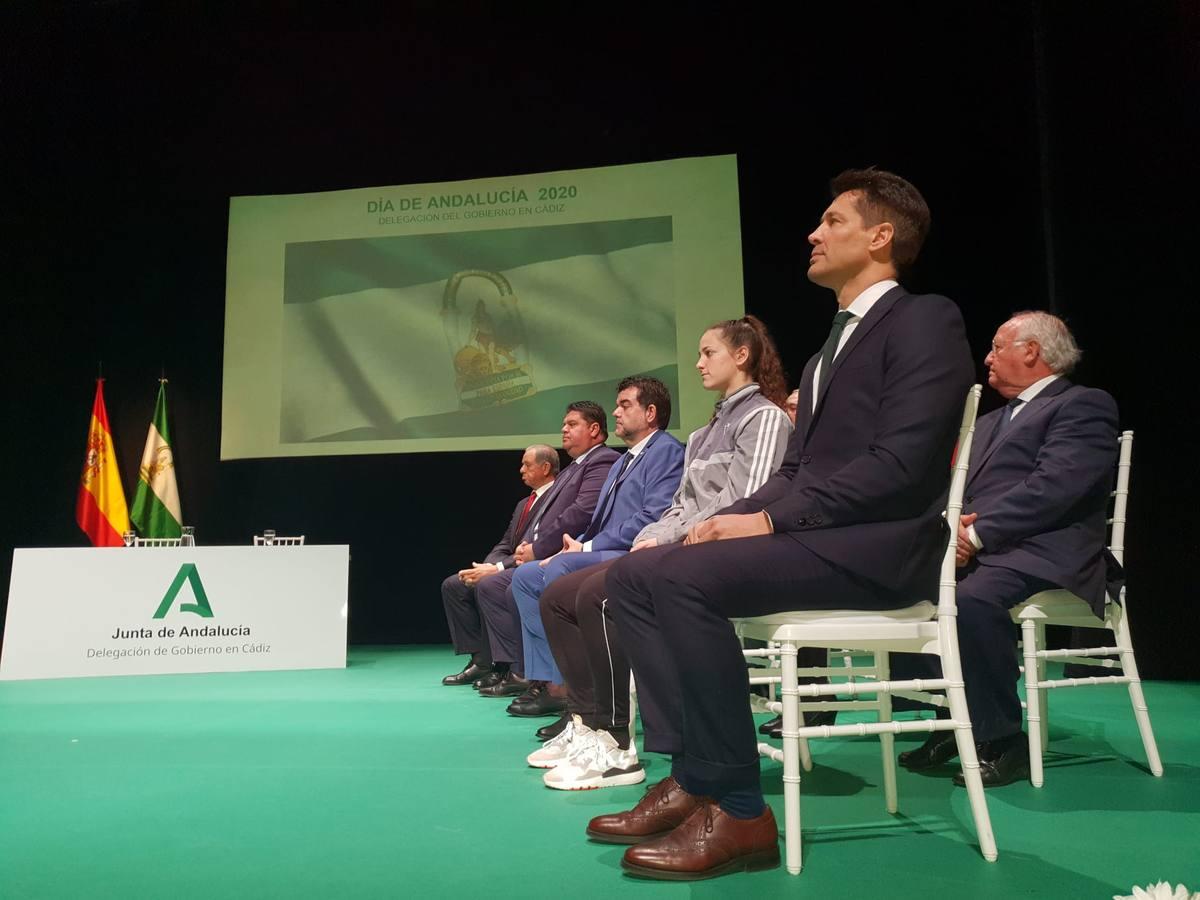 FOTOS: entrega de Banderas de Andalucía en el Teatro de Las Cortes de San Fernando