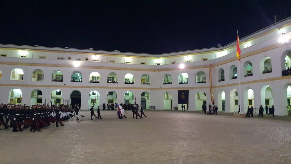 FOTOS: Arriado Solemne de Bandera en de la Infantería de Marina