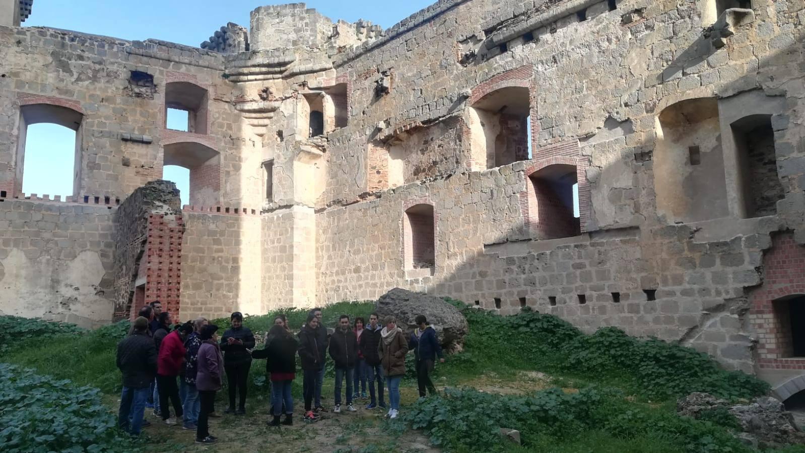 Las visitas al Castillo de Belalcázar con motivo del 28-F, en imágenes