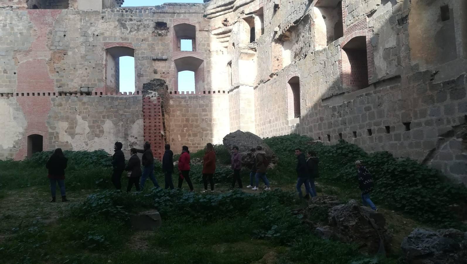 Las visitas al Castillo de Belalcázar con motivo del 28-F, en imágenes