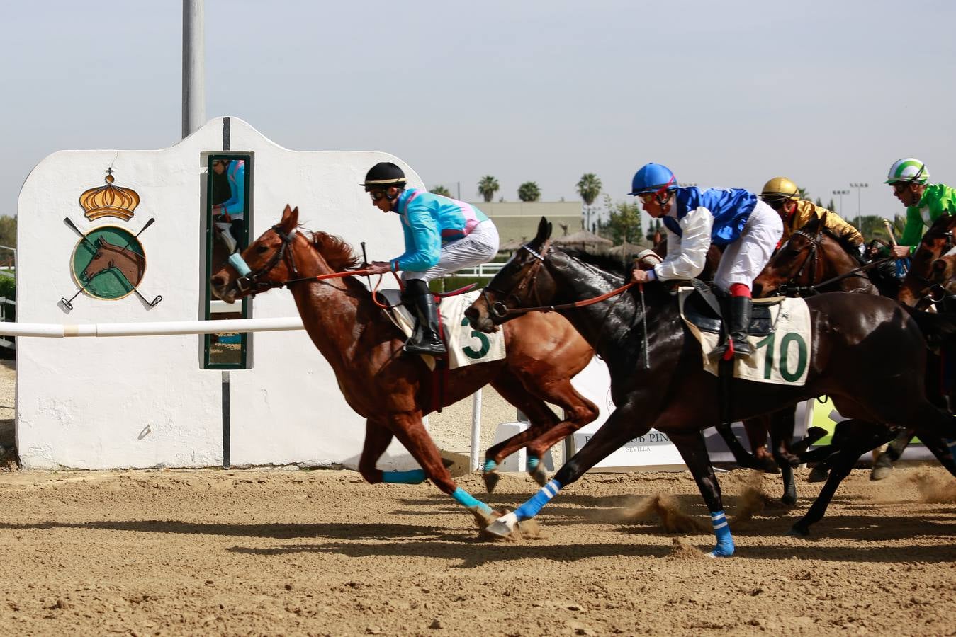 En imágenes, el inicio de las carreras de caballos de Pineda