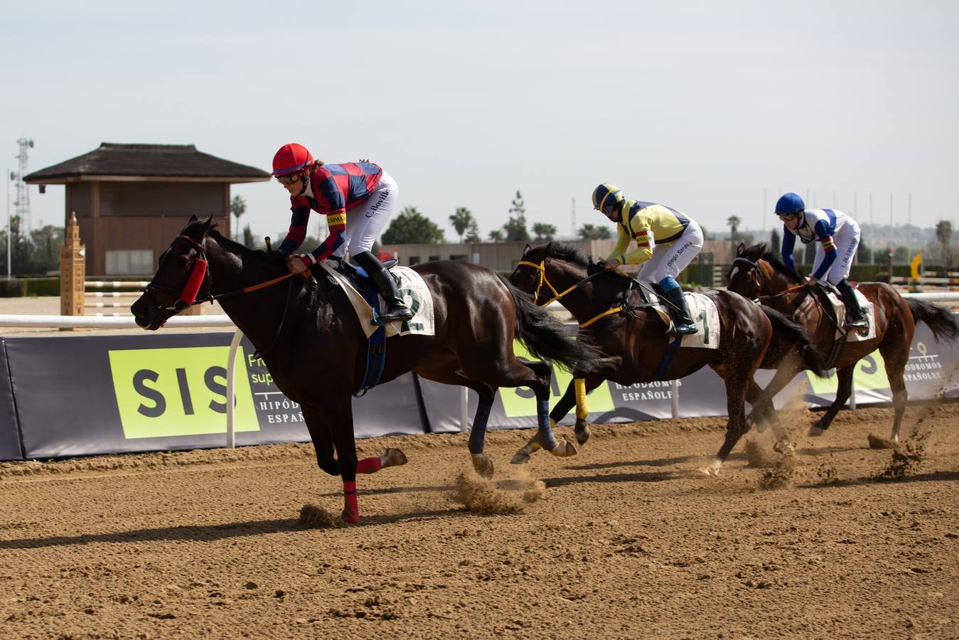 En imágenes, el inicio de las carreras de caballos de Pineda