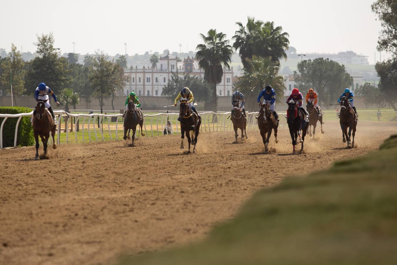 En imágenes, el inicio de las carreras de caballos de Pineda