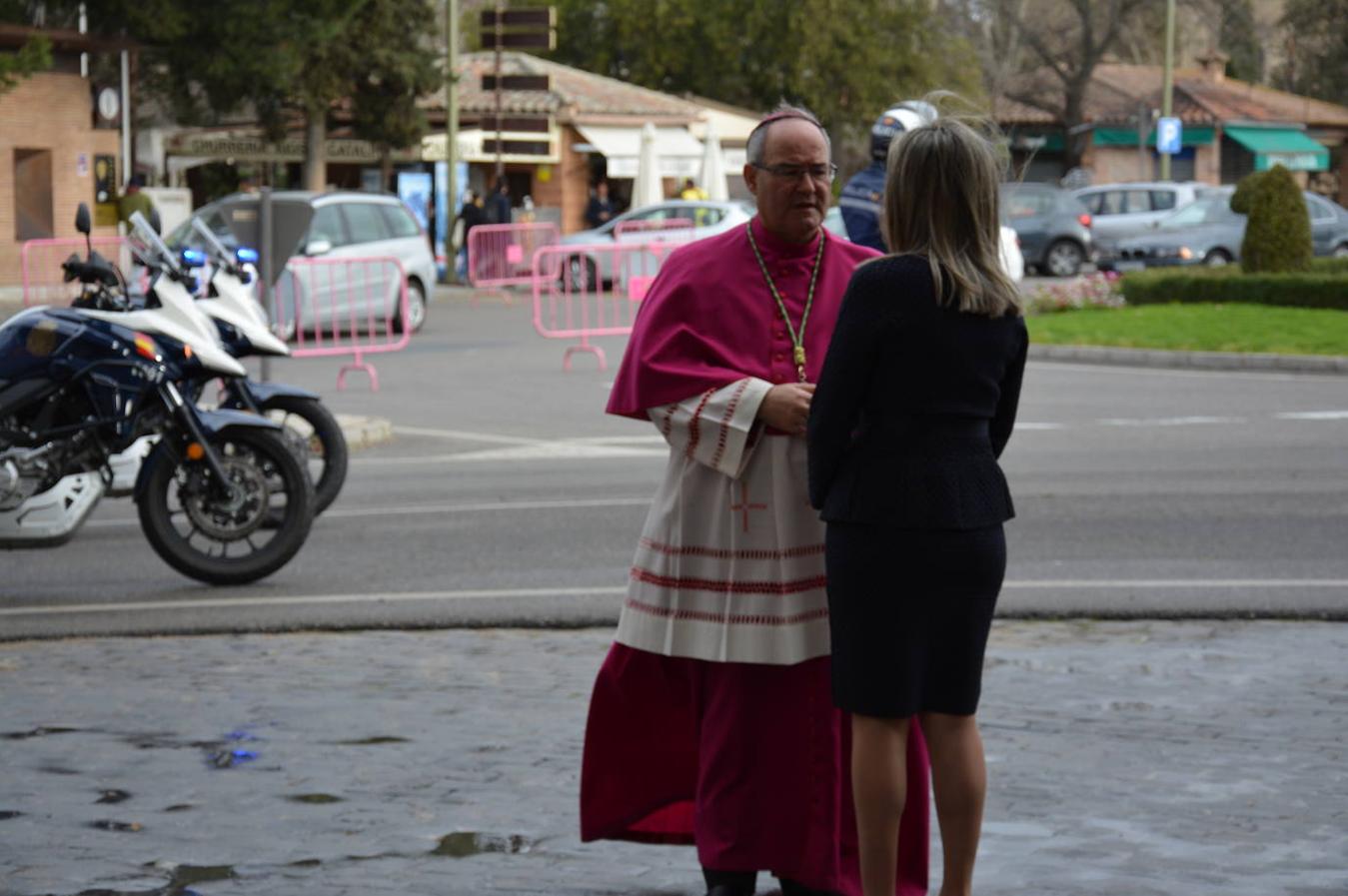 Las imágenes del recibimiento al nuevo arzobispo en la Puerta de Bisagra