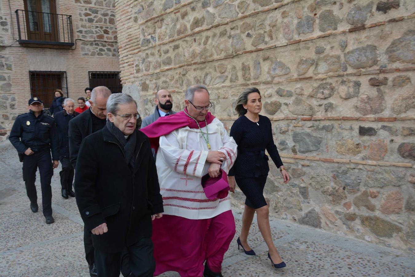 Las imágenes del recibimiento al nuevo arzobispo en la Puerta de Bisagra