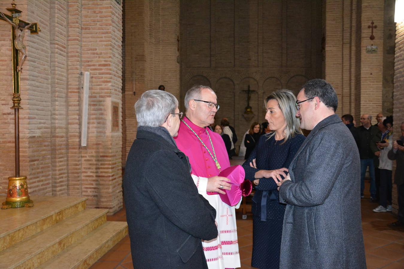 Las imágenes del recibimiento al nuevo arzobispo en la Puerta de Bisagra