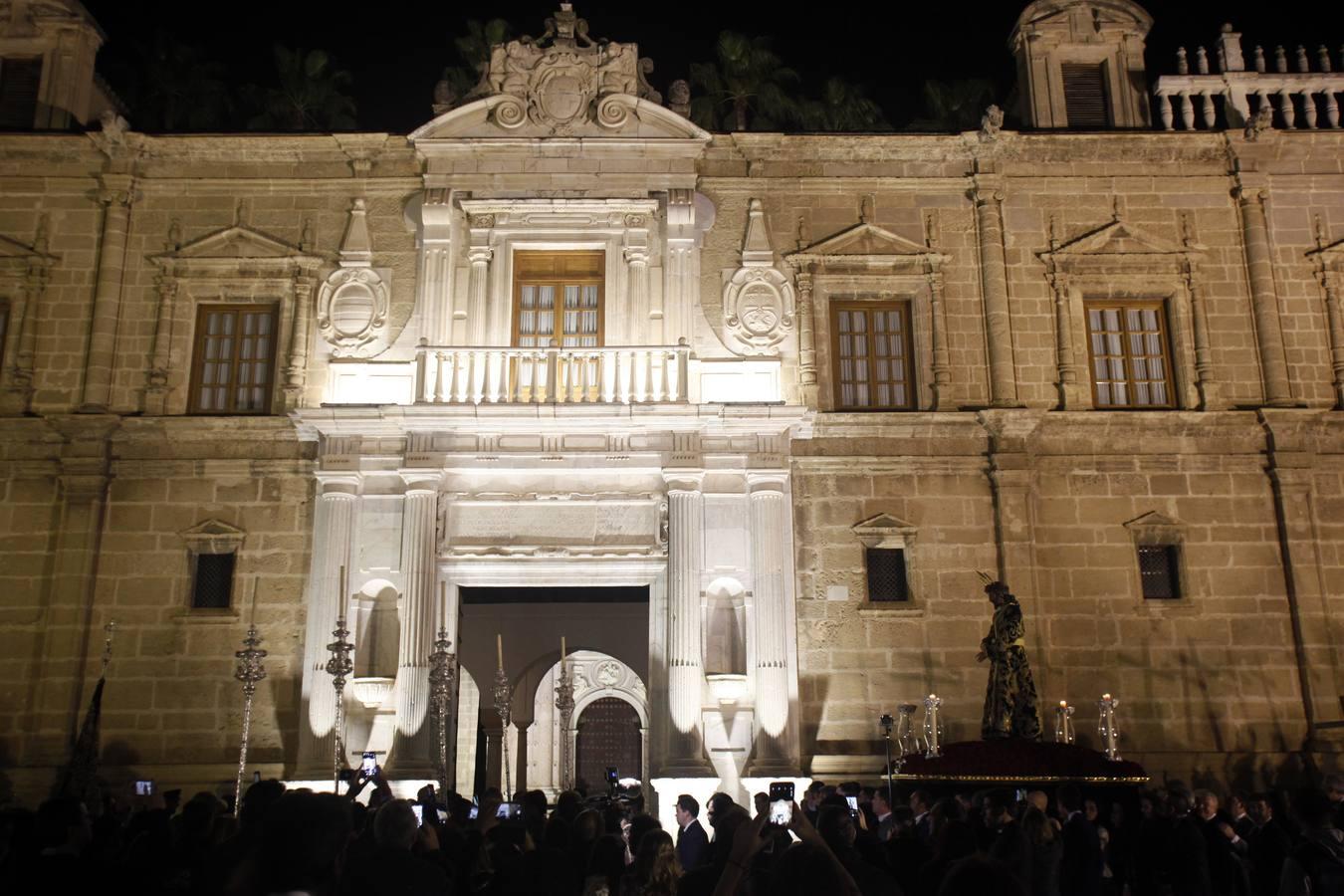 Las mejores imágenes del vía crucis del Señor de la Sentencia