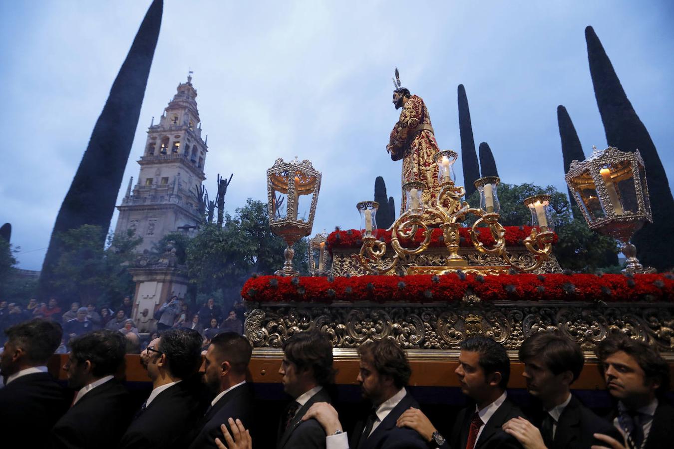 El Vía Crucis del Señor de la Sentencia de Córdoba, en imágenes