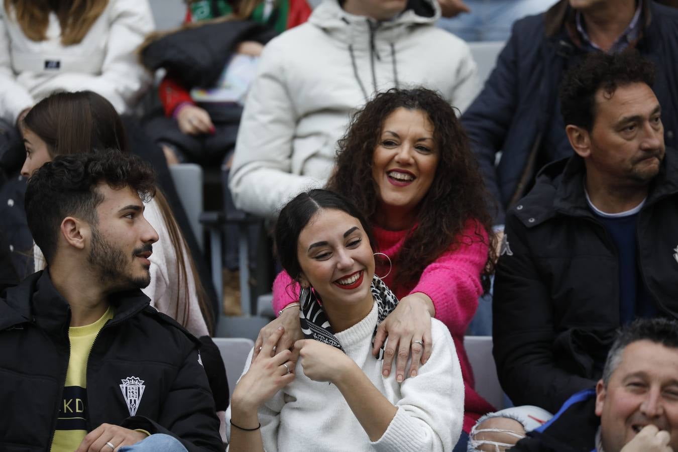 El ambiente en las gradas del estadio en el Córdoba CF-Algeciras, en imágenes