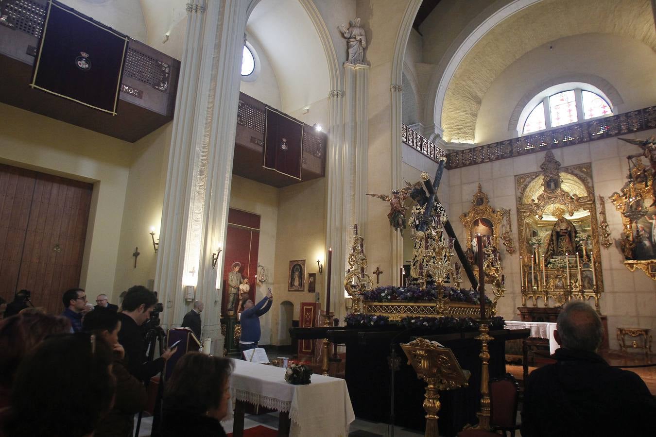 El Señor de la Salud de los Gitanos, preparado para el Vía Crucis de las Cofradías