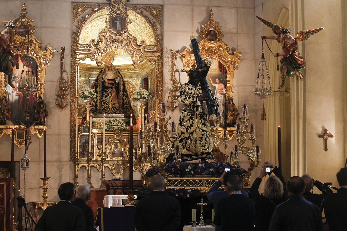 El Señor de la Salud de los Gitanos, preparado para el Vía Crucis de las Cofradías