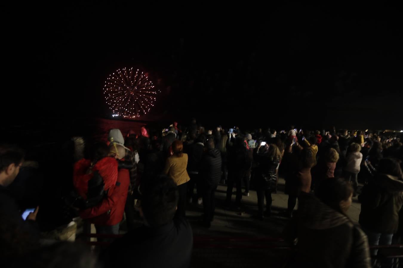 FOTOS: Quema de la Bruja Piti y fuegos artificiales desde La Caleta