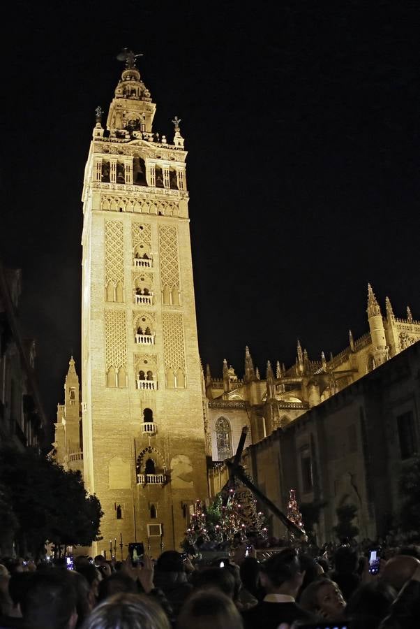 El Vía Crucis del Consejo de Hermandades y Cofradías de Sevilla, en imágenes (y III)