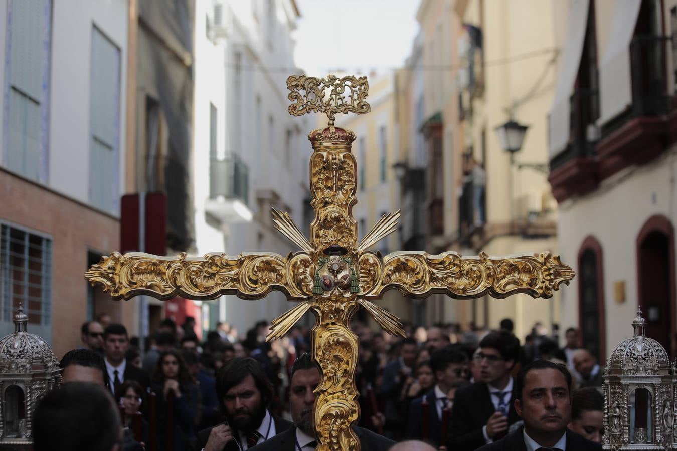 El Vía Crucis del Consejo de Hermandades y Cofradías de Sevilla, en imágenes