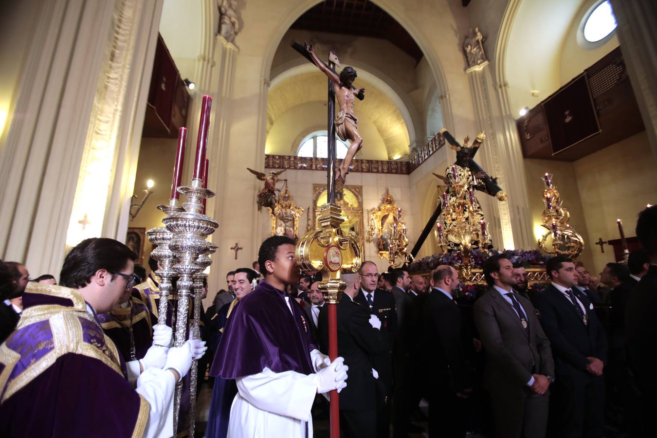 El Vía Crucis del Consejo de Hermandades y Cofradías de Sevilla, en imágenes