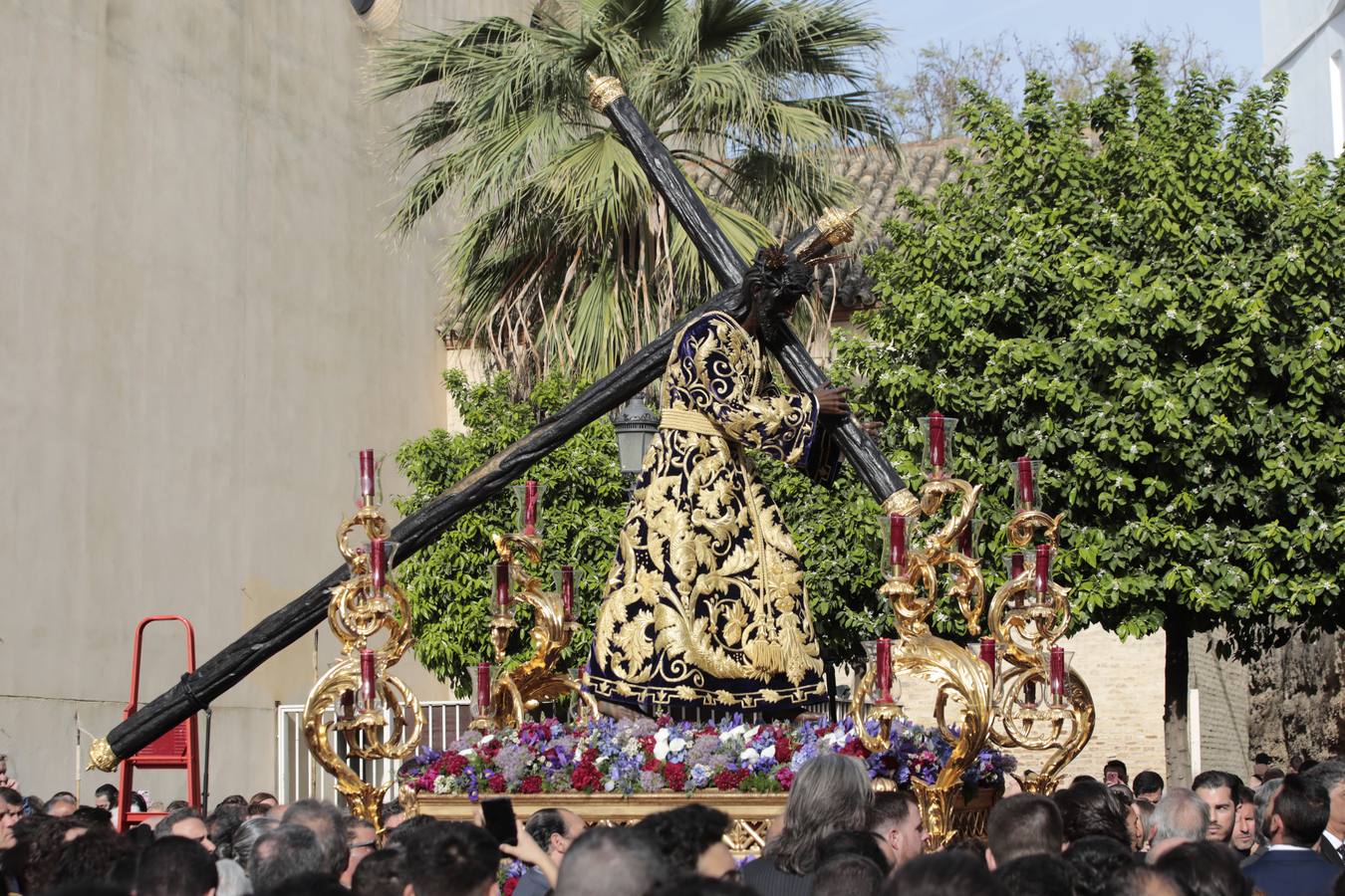 El Vía Crucis del Consejo de Hermandades y Cofradías de Sevilla, en imágenes