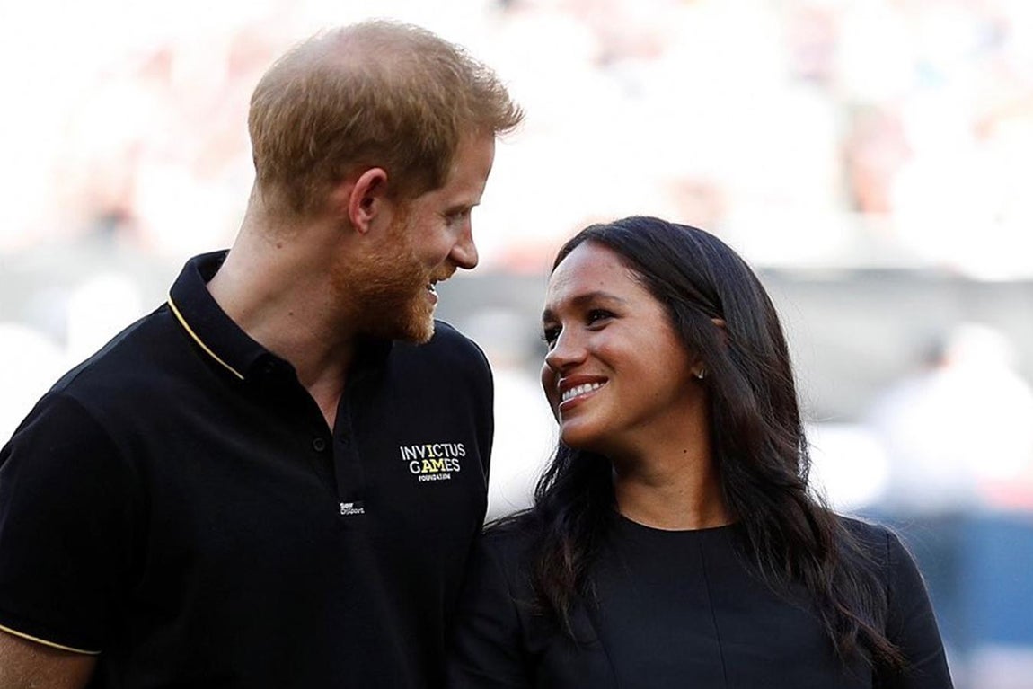 En busca de la casa de sus sueños. La pregunta es, ¿cómo será su residencia? ¿Seguirá el estilo clásico de Frogmore Cottage o preferirán algo más moderno? Conociendo su pasión por el arte no nos extrañaría que apostasen por una vivienda vanguardista con la que materializar su creatividad. De lo que sí estamos seguros es que no faltará el lujo y la ostentación. A continuación hemos recopilado algunas de las mansiones más cotizadas en el país norteamericano, concretamente en Montreal, Vancouver y Victoria, las ciudades que se barajan como su próximo asentamiento.