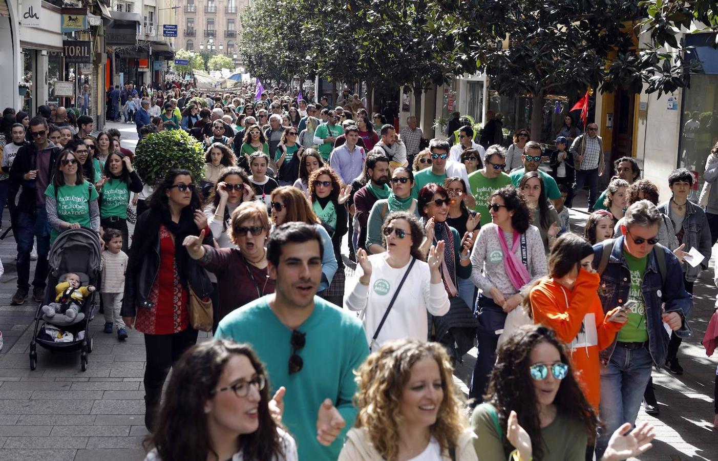 La manifestación en Córdoba contra el decreto de escolarización, en imágenes