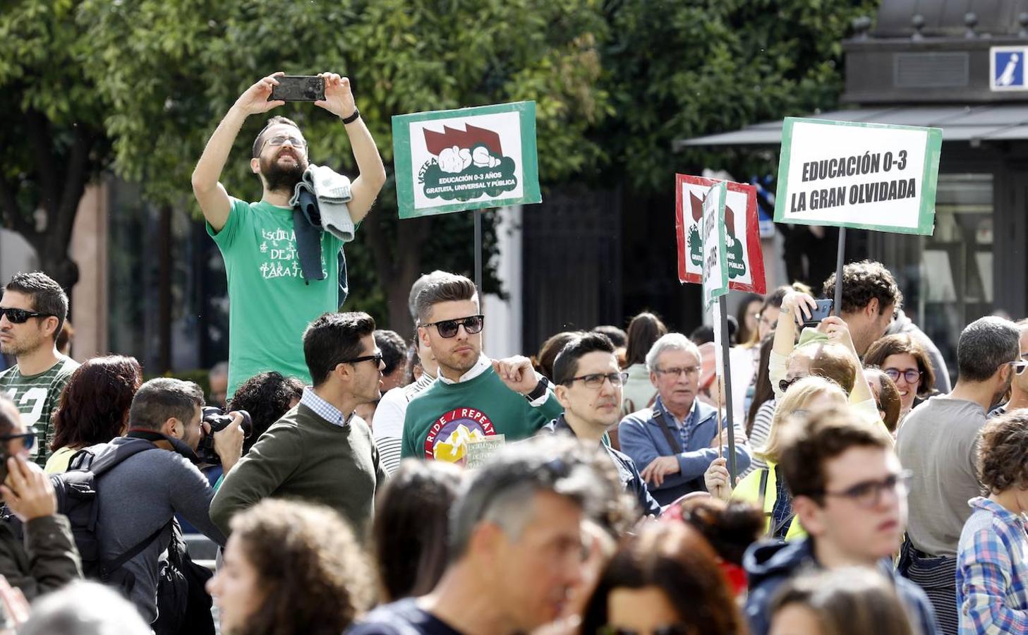 La manifestación en Córdoba contra el decreto de escolarización, en imágenes