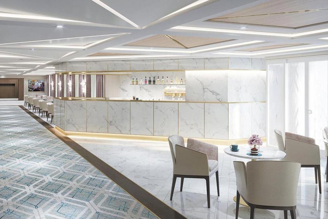 Seven Seas Splendor, el crucero de tus sueños. Con 224 metros de eslora y 55.254 toneladas, el Seven Seas Splendor tiene capacidad para 750 pasajeros distribuidos en 375 suites con balcón privado que van desde los 30 hasta los 412 m2 de la suite principal. Todas ellas están dispuestas para que los pasajeros disfruten del máximo confort y decoradas con exquisito gusto.