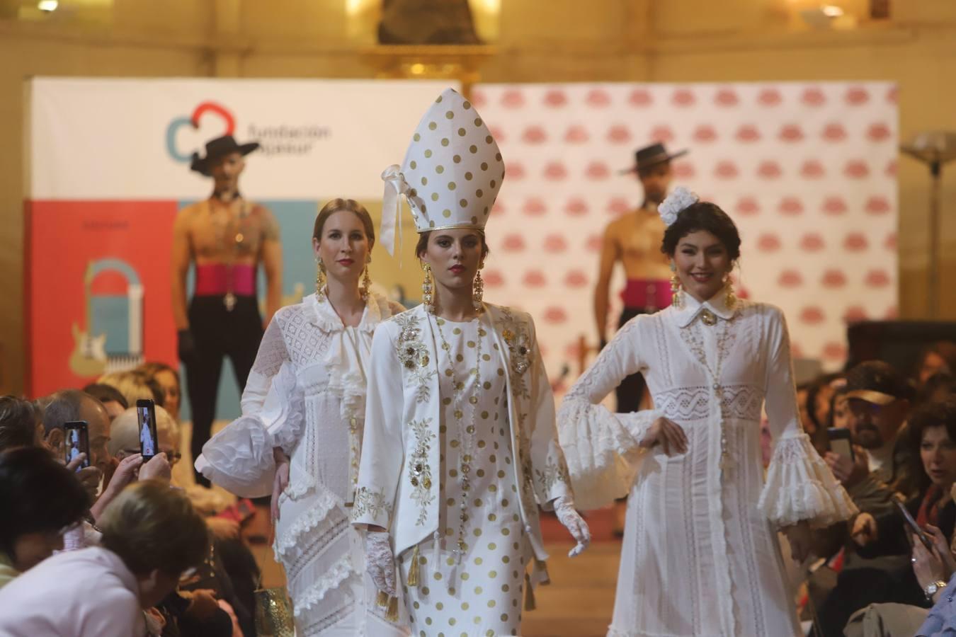 Moda flamenca y solidaria hecha en Córdoba, en imágenes