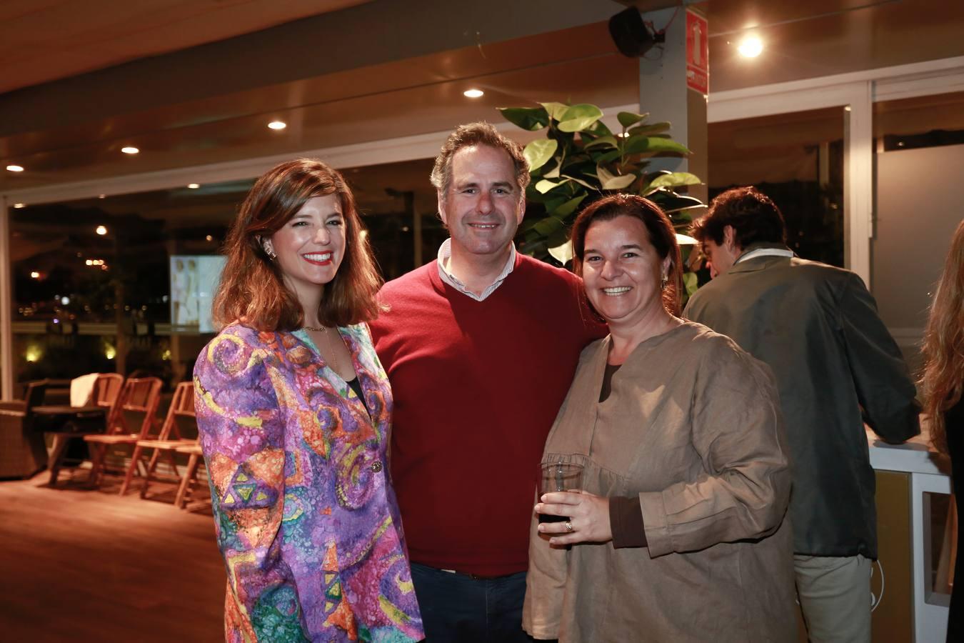 Sara Amo, José María Romero y Nuria Raventós